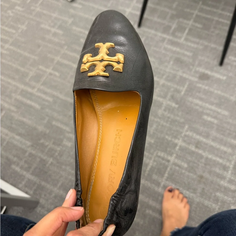 Tory Burch flats - preloved size 7.5!! Good condition - Picture 2 of 4